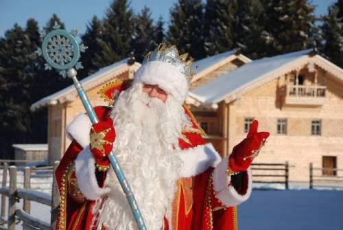 Первую елку в стране зажег российский Дед Мороз