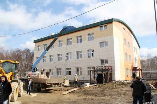 Самая старая поликлиника Южно-Сахалинска приняла пациентов после ремонта