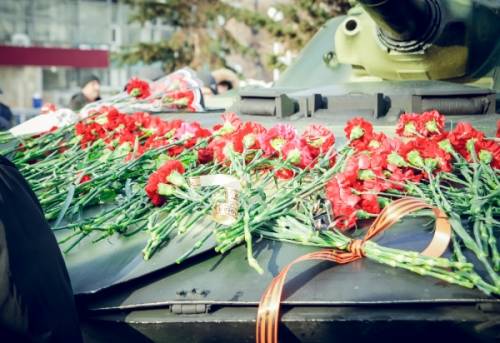 Памятник боевой машине десанта открыли в Ярославле ко Дню Победы