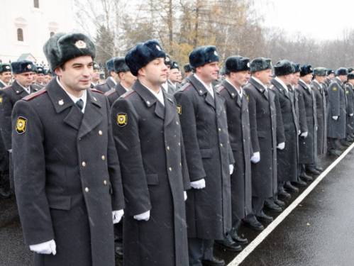 В Ярославле прошел парад, приуроченный ко Дню сотрудника внутренних дел