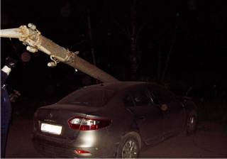 В Ярославле пьяный водитель врезался в столб.