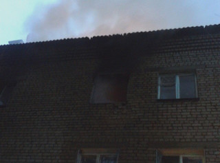 При пожаре в Рыбинском многоквартирном доме пострадавших не обнаружено