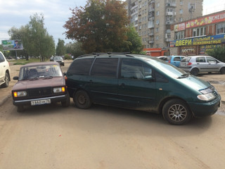 На Ленинградском проспекте произошло столкновение ВАЗ-2107 с «Фольксваген Шерен»