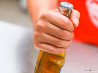 Угрожая самодельным пистолетом ярославец пытался отобрать бутылку пива.