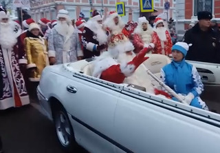 В Рыбинске прошел парад Дедов Морозов