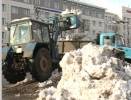 В Ярославле дорожные службы не справляются с уборкой снега.